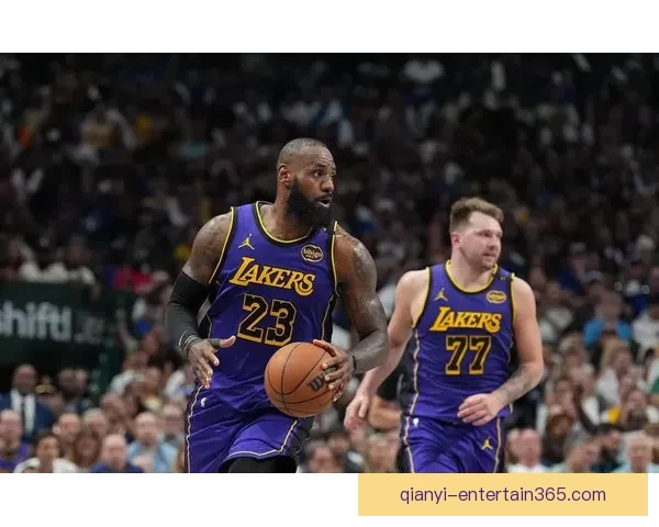 詹皇独占历史多项第一湖人球员打高尔夫合影老詹C位东契奇站边