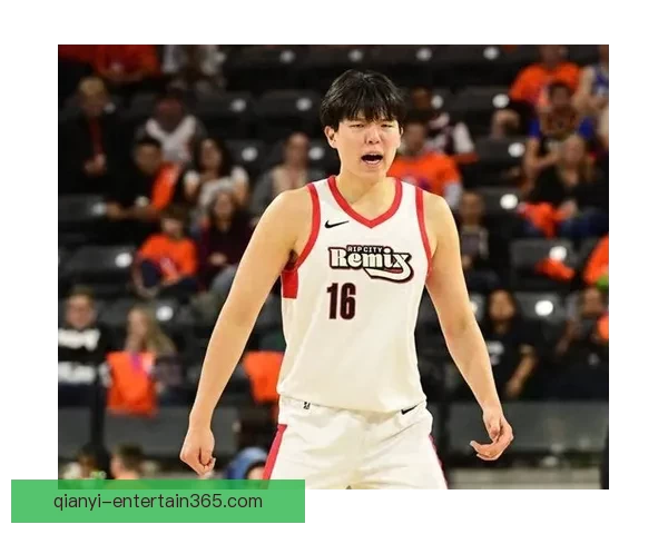 尽显社交牛人本色杨瀚森收官战比赛用球带走赛后亲切握手